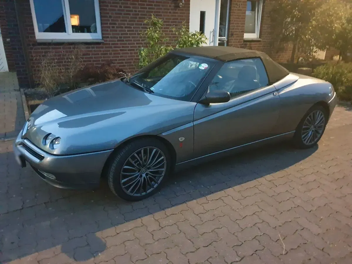 Second-hand Alfa Romeo Spider 155 CP (114 kW) 1998 Gri Cabrio