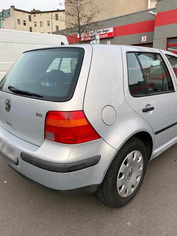 Gebraucht VW Golf IV 116 PS (85 kW) 1999 Silber Kleinwagen