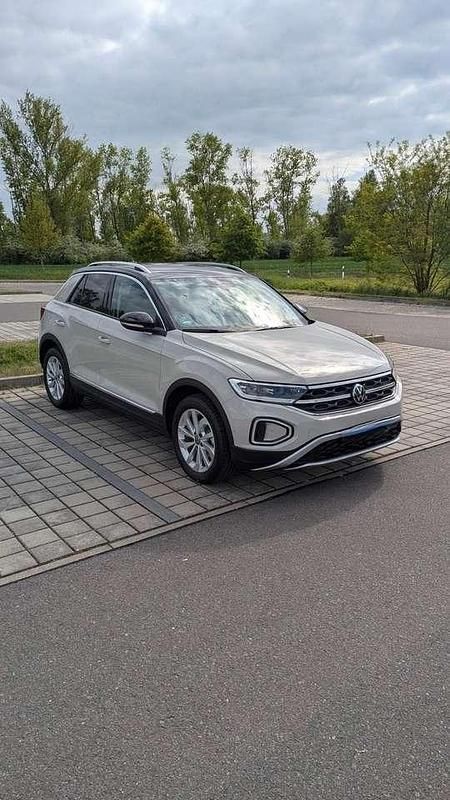 Gebraucht VW T-Roc Style 110 PS (80 kW) 2024 Grau SUV