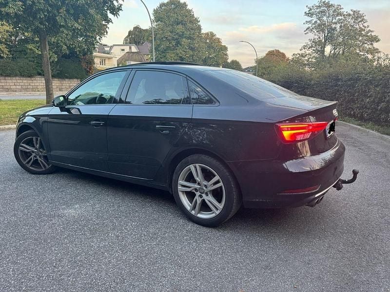 Gebraucht Audi A3 Ambiente 150 PS (110 kW) 2019 Schwarz Limousine