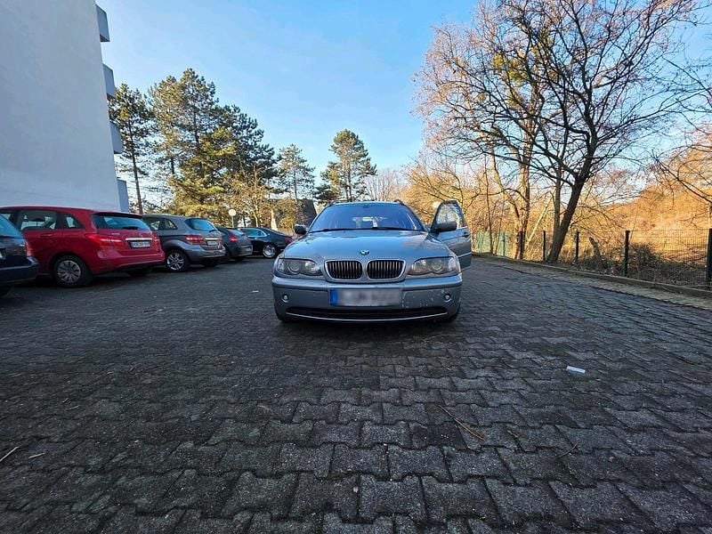 Gebraucht BMW 330 204 PS (150 kW) 2004 Silber Kombi