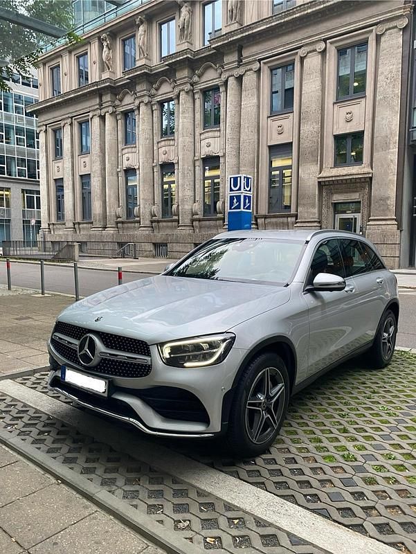 Silber Gebraucht 2020 Mercedes GLC300 AMG SUV | 35.199 € (Fairer Preis) - Bild 1/4