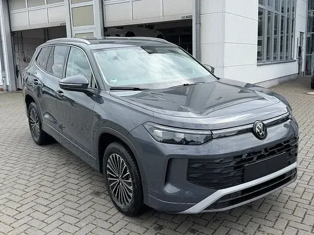 Gebraucht VW Tayron R 150 PS (110 kW) 2025 Delfingrau metallic SUV