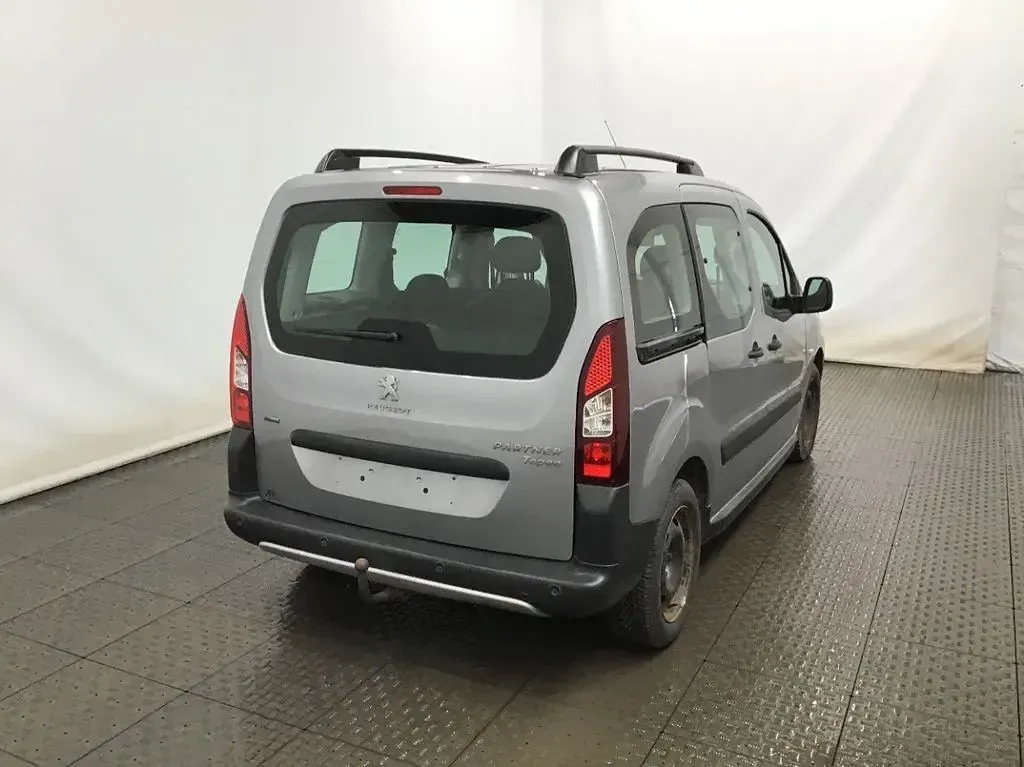 Gebraucht Peugeot Partner Tepee 110 PS (80 kW) 2017 Van / Kleinbus