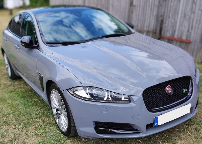 Gebraucht Jaguar XF Luxury 241 PS (177 kW) 2013 Blau Limousine