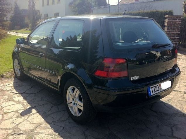 Gebraucht VW Golf IV 75 PS (55 kW) 2001 Schwarz metallic Limousine