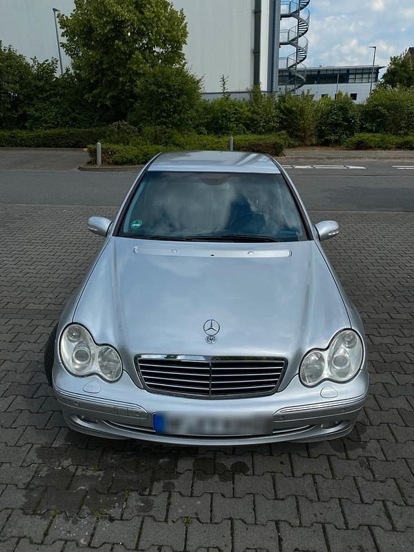 Grau Gebraucht 2004 Mercedes C270 Limousine | 3.800 € (Guter Preis) - Bild 1/4