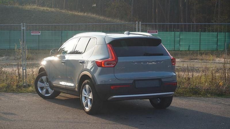 Gebraucht Volvo XC40 Core 163 PS (119 kW) 2023 Grau SUV