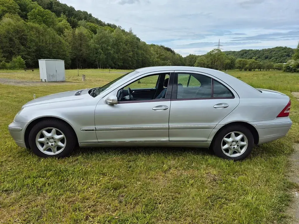 Gebraucht Mercedes C200 Elegance 116 PS (85 kW) 2000 Silber Limousine