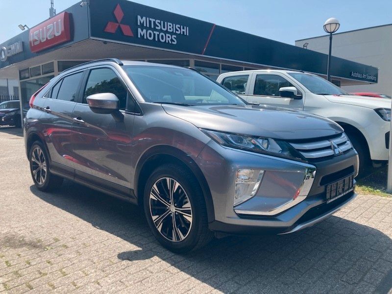 Grau Gebraucht 2021 Mitsubishi Eclipse Cross Spirit SUV | 18.400 € (Guter Preis) - Bild 1/4