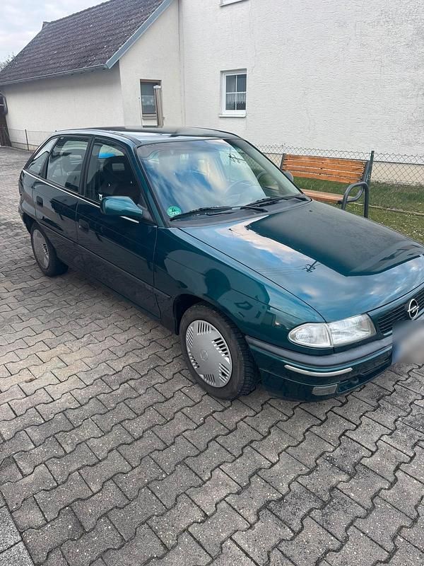 Gebraucht Opel Astra 55 PS (40 kW) 1997 Limousine