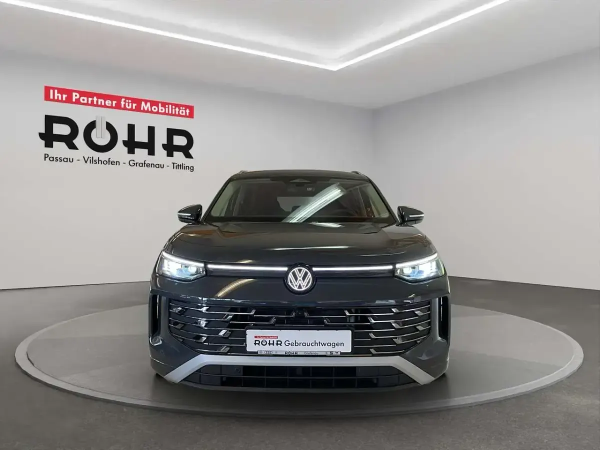 Gebraucht VW Tayron Elegance 193 PS (141 kW) 2025 Delfingrau metallic SUV