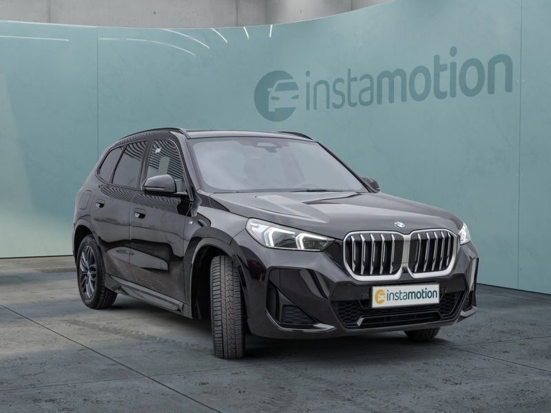 Schwarz Gebraucht 2023 BMW X1 Sport Line SUV | 46.650 € (Fairer Preis) - Bild 1/3