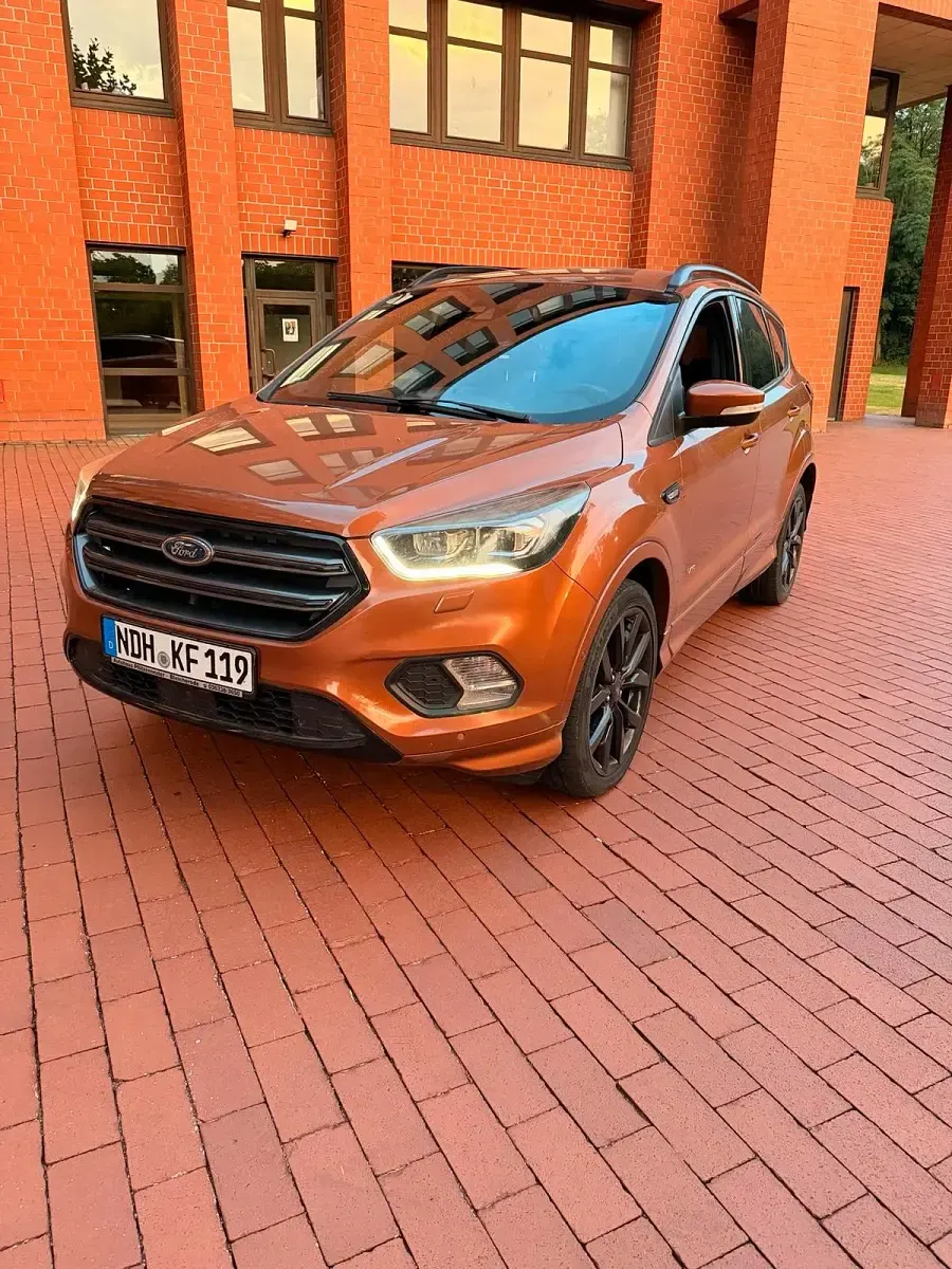 Gebraucht Ford Kuga ST-Line 179 PS (131 kW) 2018 Andere farben SUV