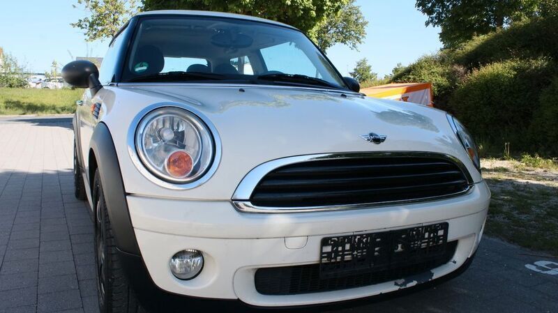 Weiß Gebraucht 2009 Mini ONE Kleinwagen | 5.999 € (Fairer Preis) - Bild 1/4