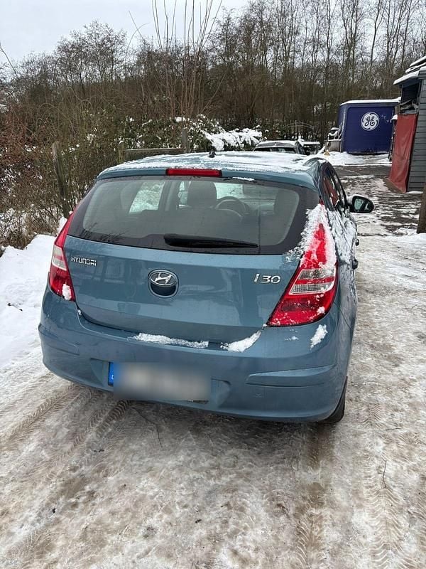 Blau Gebraucht 2009 Hyundai i30 Kleinwagen | 4.300 € (Fairer Preis) - Bild 1/4