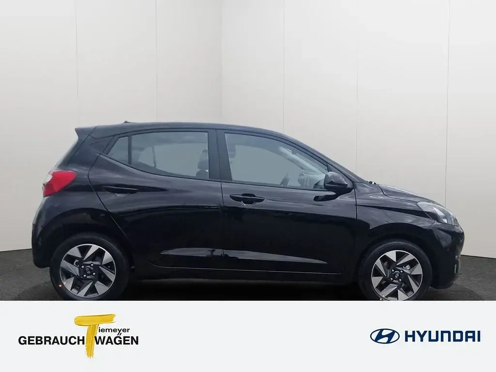 Gebraucht Hyundai i10 Trend 101 PS (74 kW) 2025 Grau Kleinwagen