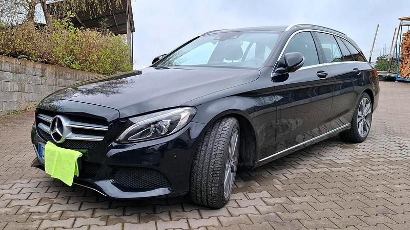 Gebraucht Mercedes C400 333 PS (244 kW) 2017 Schwarz Kombi