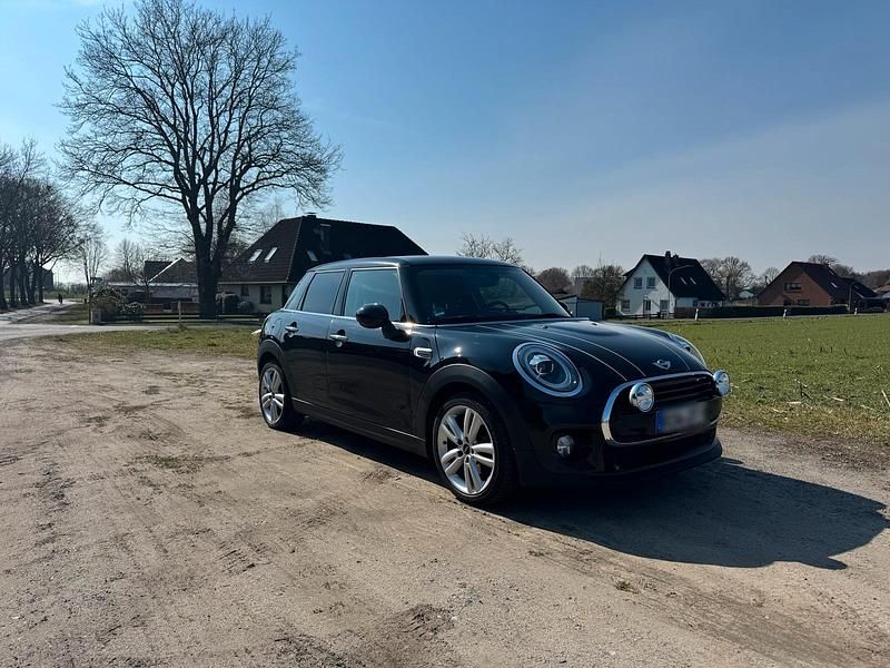 Gebraucht Mini Cooper D 116 PS (85 kW) 2018 Schwarz Kleinwagen