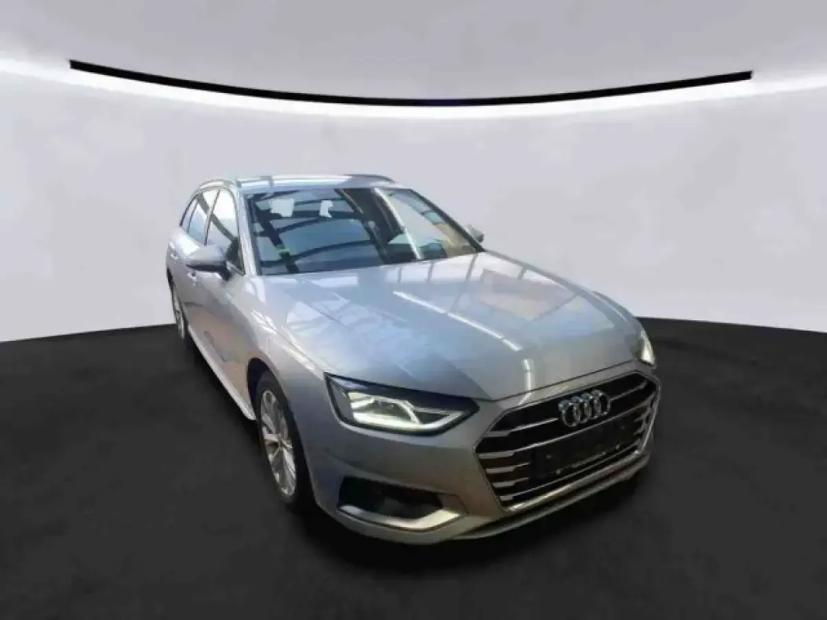 Gebraucht Audi A4 Advanced 163 PS (119 kW) 2022 Florettsilber metallic Kombi