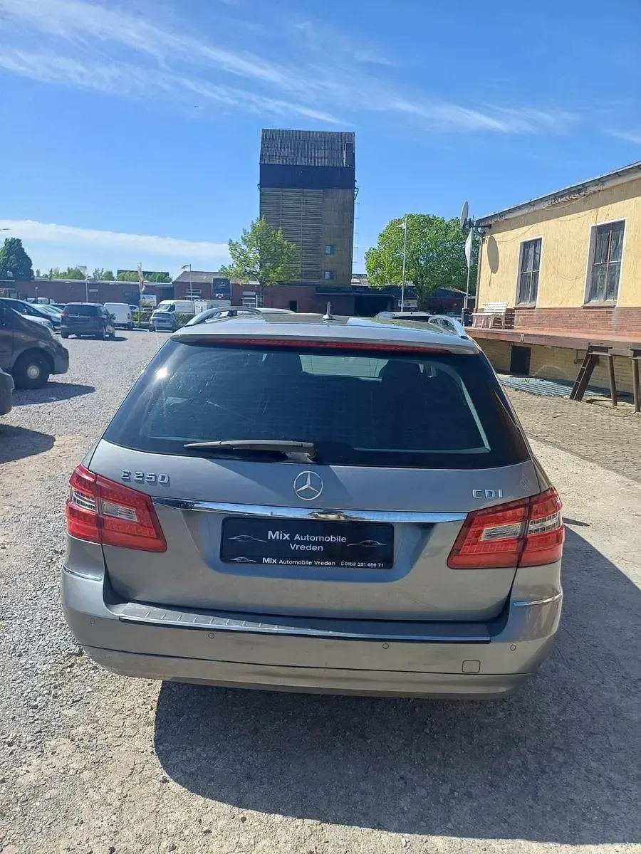 Second-hand Mercedes E250 204 CP (150 kW) 2009 Argintiu Break