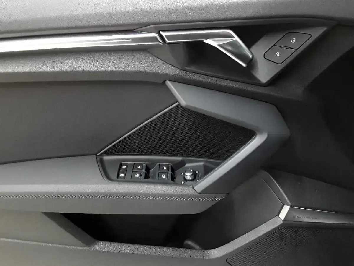 Second-hand Audi A3 Edition .1 116 CP (85 kW) 2021 Negru Berlinǎ