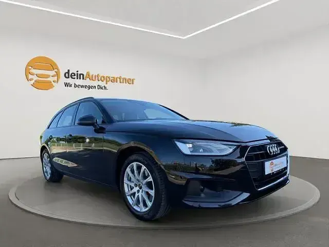 Gebraucht Audi A4 Ambiente 204 PS (150 kW) 2023 Brillantschwarz Kombi