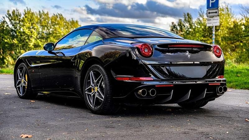 Schwarz Gebraucht 2015 Ferrari California Cabrio | 119.000 € (Superpreis) - Bild 1/4