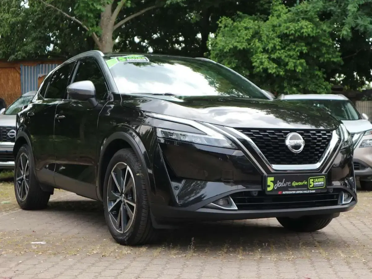 Gebraucht Nissan Qashqai Tekna 158 PS (116 kW) 2022 Black m/dark gray m SUV