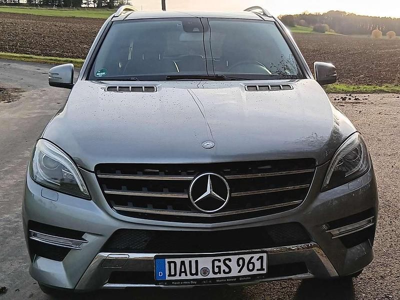 Gebraucht Mercedes ML250 204 PS (150 kW) 2012 Silber SUV