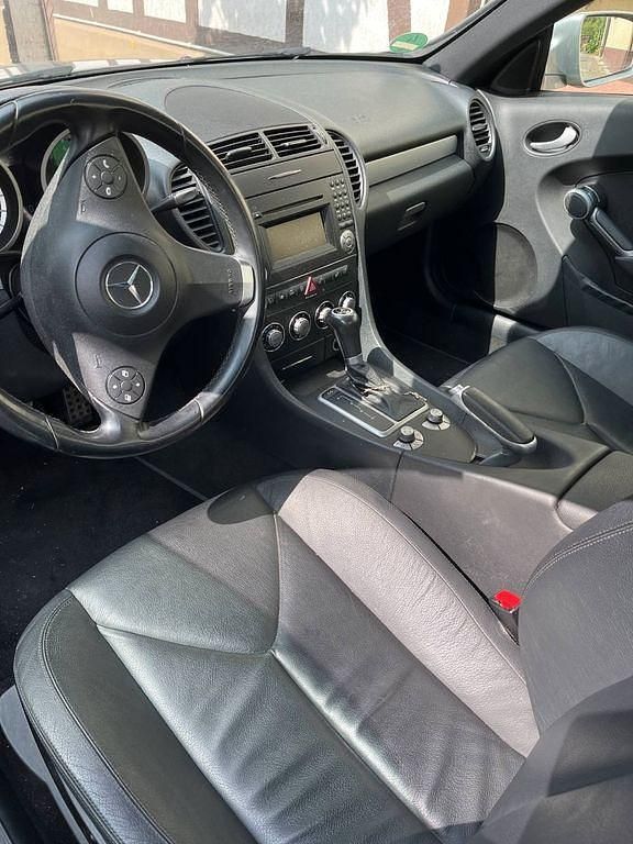 Gebraucht Mercedes SLK300 231 PS (169 kW) 2009 Silber Cabrio