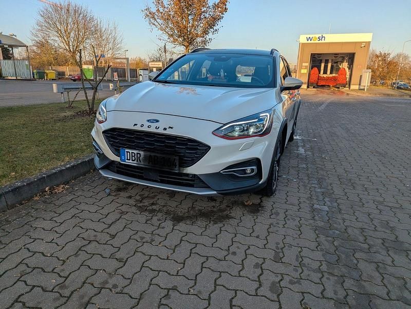 Weiß Gebraucht 2019 Ford Focus Active Kombi | 19.000 € (Etwas zu teuer) - Bild 1/4