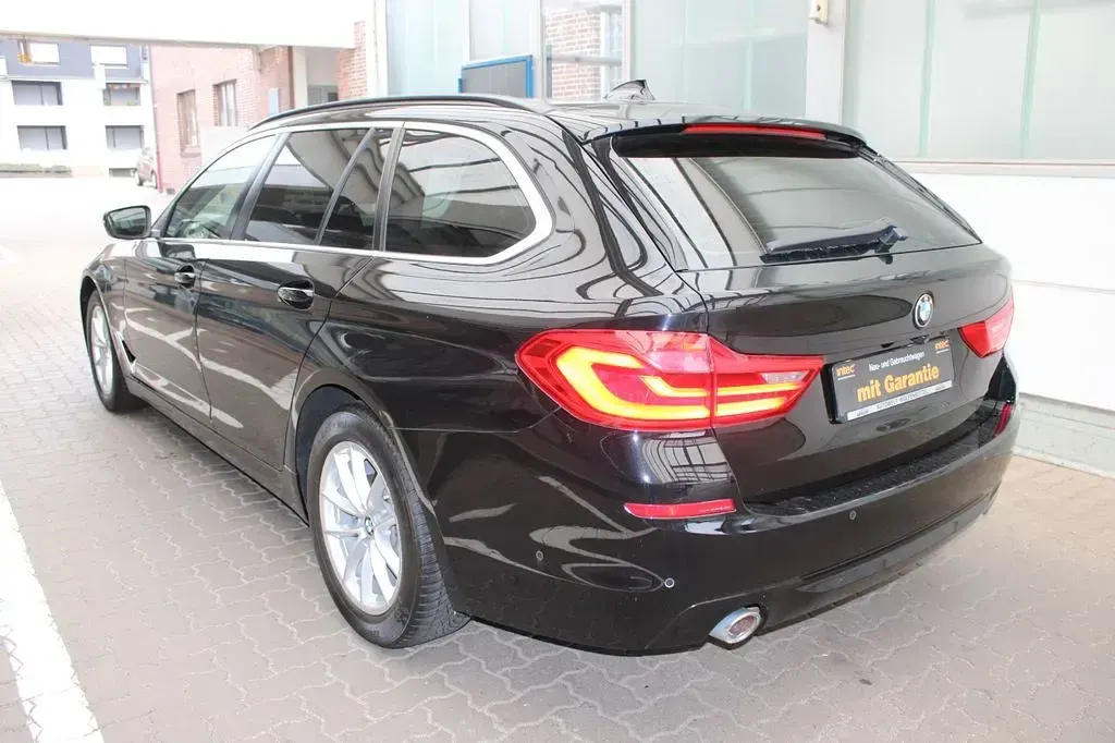 Second-hand BMW 520 Sport Line 190 CP (139 kW) 2018 Negru Break