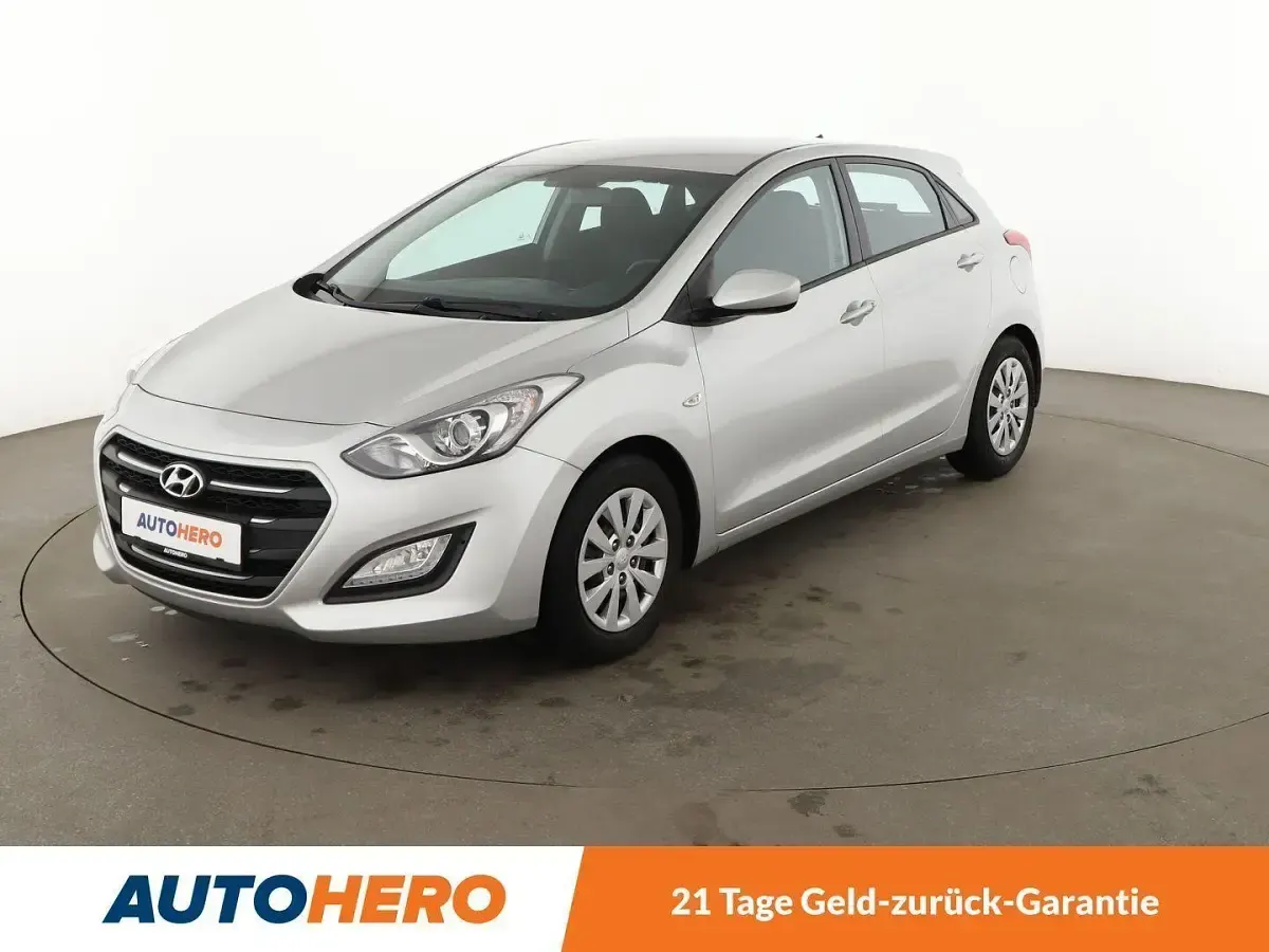 Second-hand Hyundai i30 Classic 101 CP (74 kW) 2016 Berlinǎ