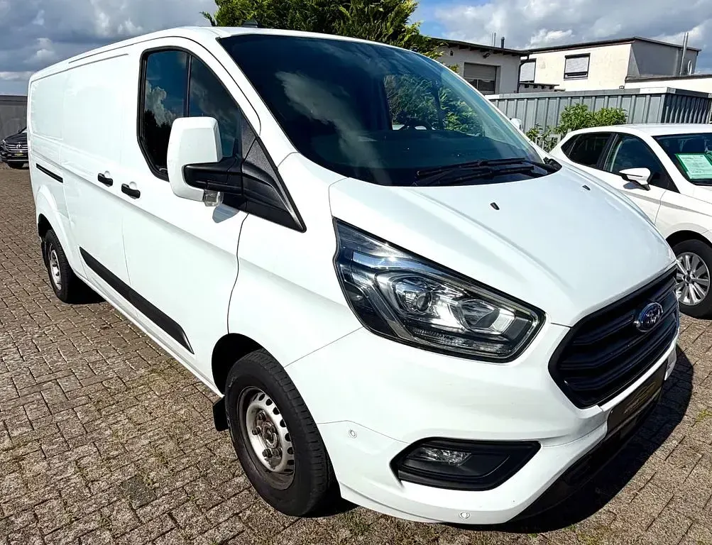 Gebraucht Ford Transit Custom 105 PS (77 kW) 2022 Weiß Van