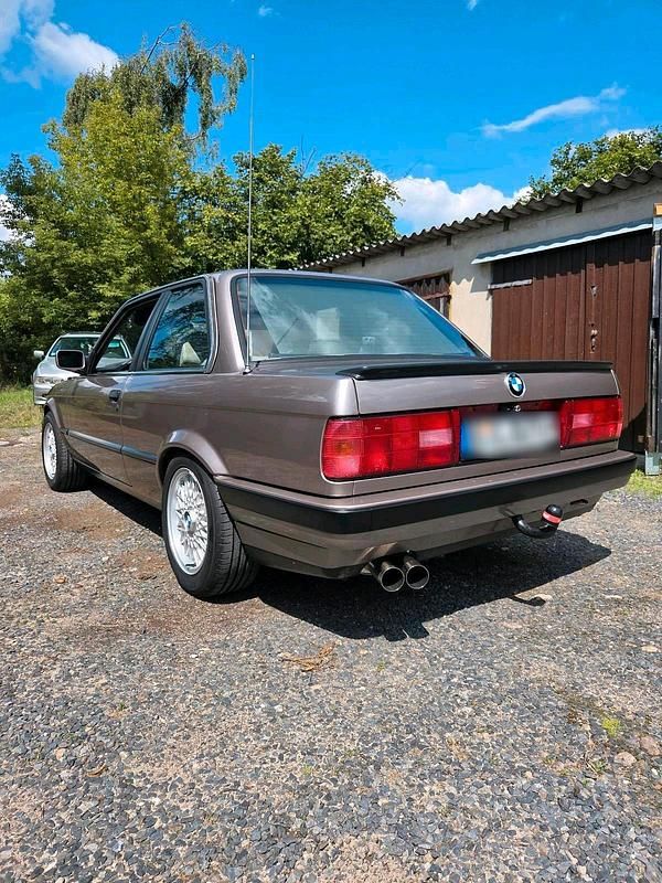 Brugt BMW 320 129 HK (94 kW) 1988 Beige Sedan