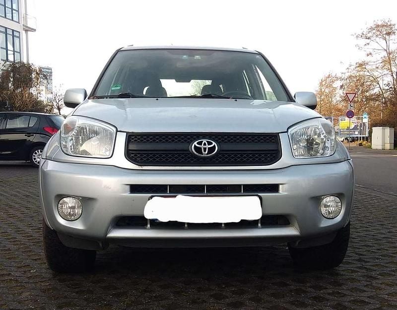 Silver metallic / silver ash Gebraucht 2004 Toyota RAV4 Executive SUV | 5.330 € (Fairer Preis) - Bild 1/4