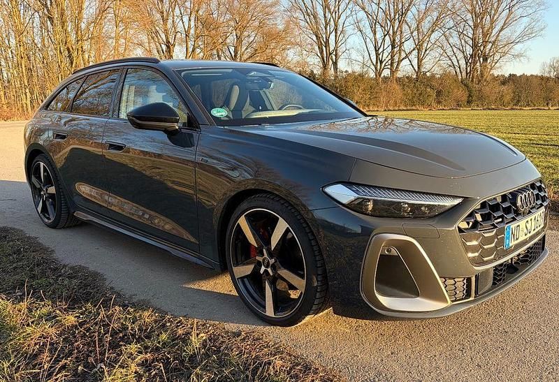 Gebraucht Audi A5 Edition .1 204 PS (150 kW) 2024 Grau Kombi