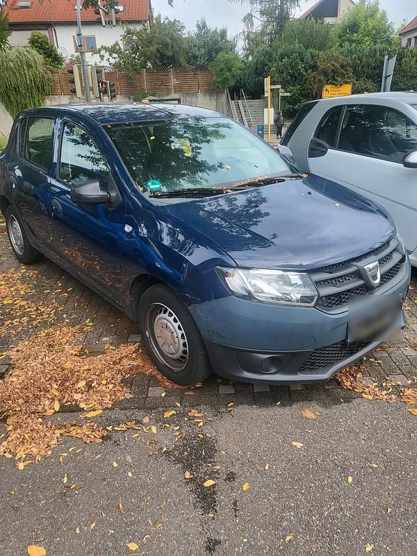 Blau Gebraucht 2014 Dacia Sandero Kleinwagen | 2.400 € - Bild 1/4