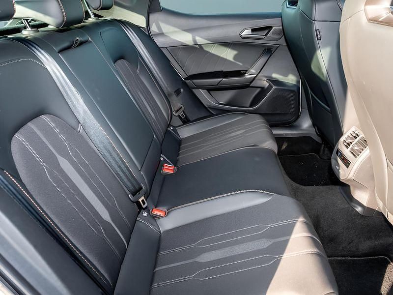 Gebraucht Cupra Leon 204 PS (150 kW) 2022 Weiß Kleinwagen