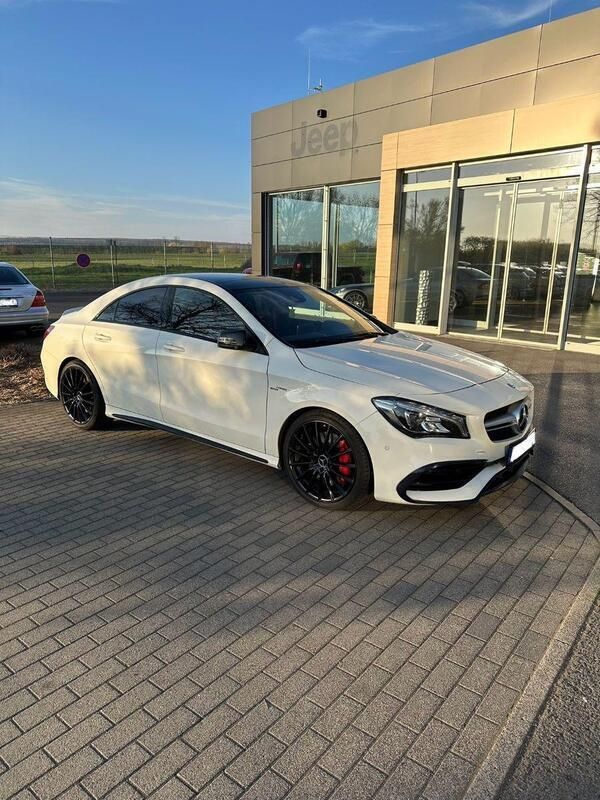Weiß Gebraucht 2017 Mercedes CLA45 AMG AMG Limousine | 28.750 € - Bild 1/4