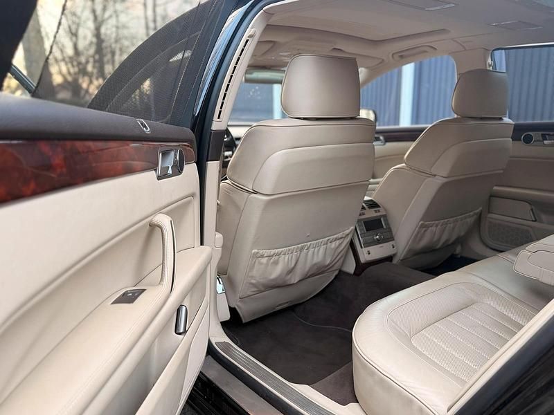 Gebraucht VW Phaeton 239 PS (175 kW) 2011 Braun Limousine