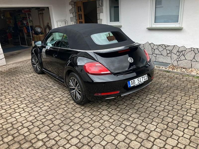 Gebraucht VW Beetle Allstar 105 PS (77 kW) 2016 Schwarz Kleinwagen