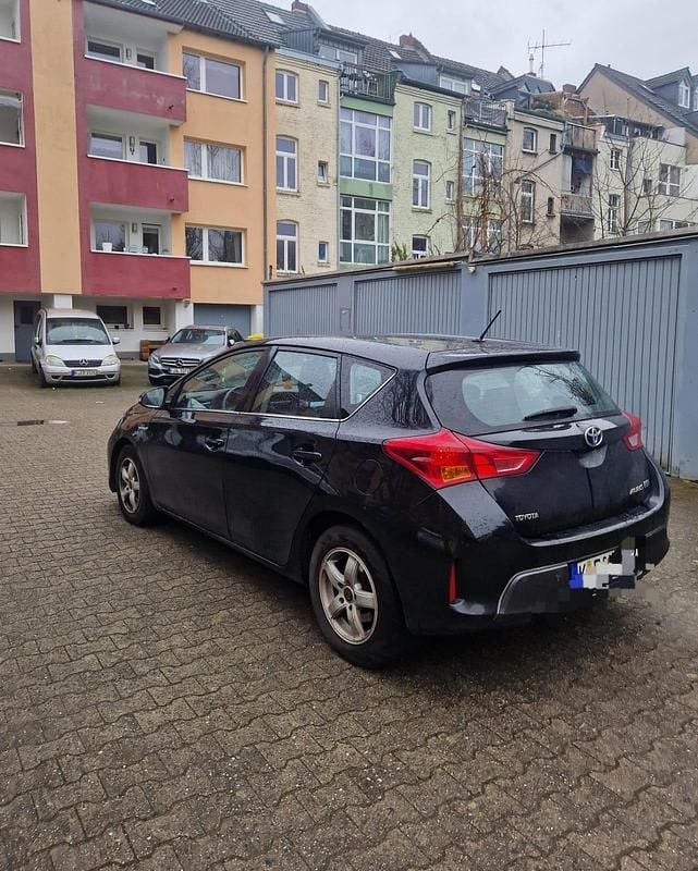 Gebraucht Toyota Auris Hybrid 99 PS (72 kW) 2013 Schwarz Limousine