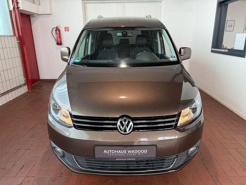 Gebraucht VW Caddy Highline 102 PS (75 kW) 2013 Braun Van / Kleinbus