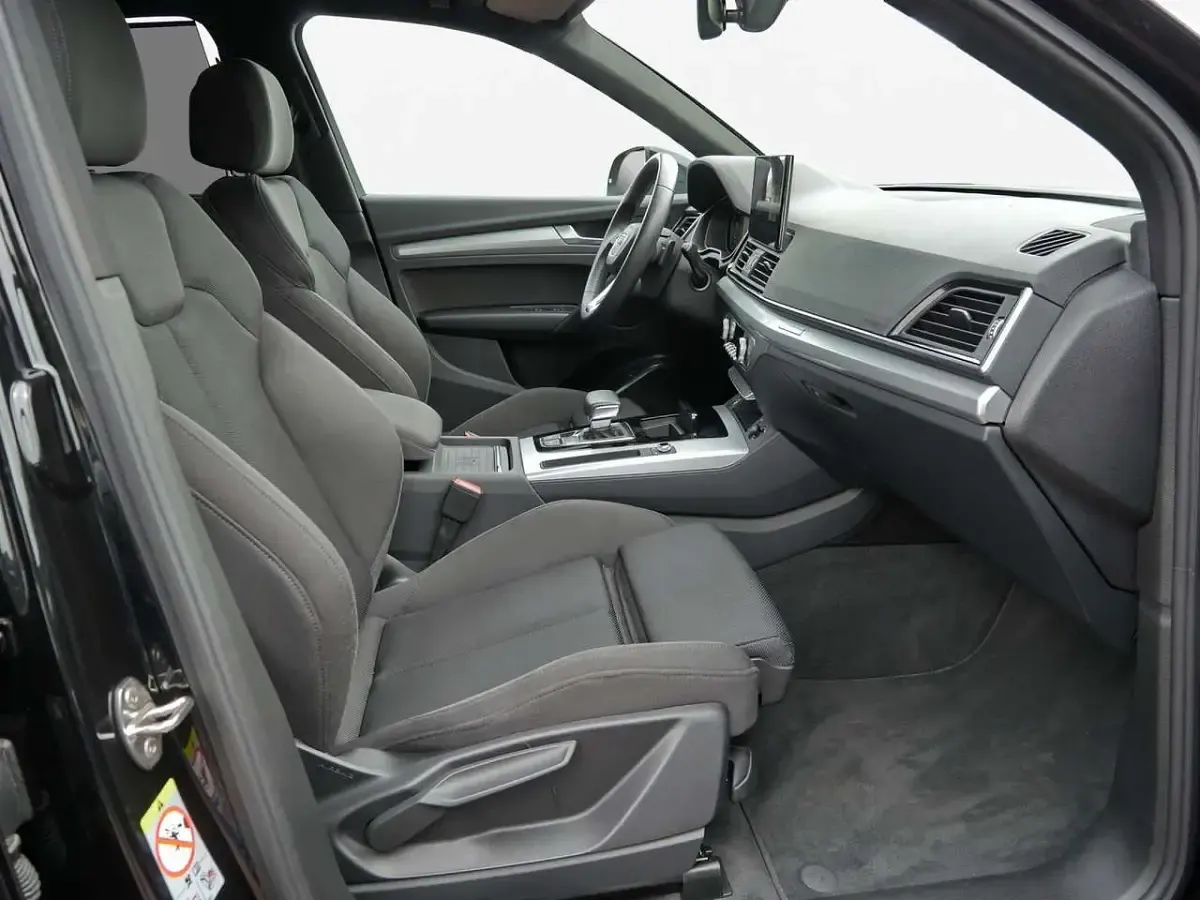 Gebraucht Audi Q5 S-Line 204 PS (150 kW) 2023 Mythosschwarz metallic SUV