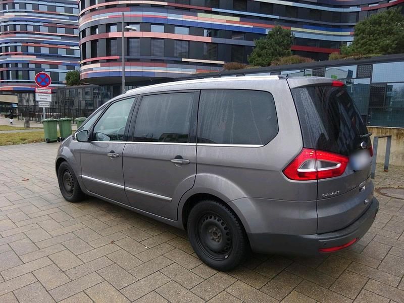 Gebraucht Ford Galaxy Titanium 163 PS (119 kW) 2013 Braun Van / Kleinbus