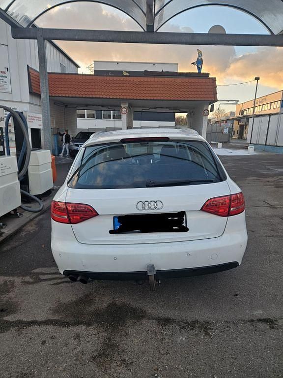 Gebraucht Audi A4 120 PS (88 kW) 2009 Weiß Kombi