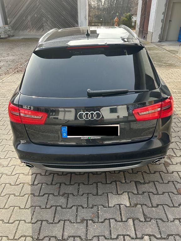 Gebraucht Audi A6 Ambiente 204 PS (150 kW) 2014 Schwarz Kombi