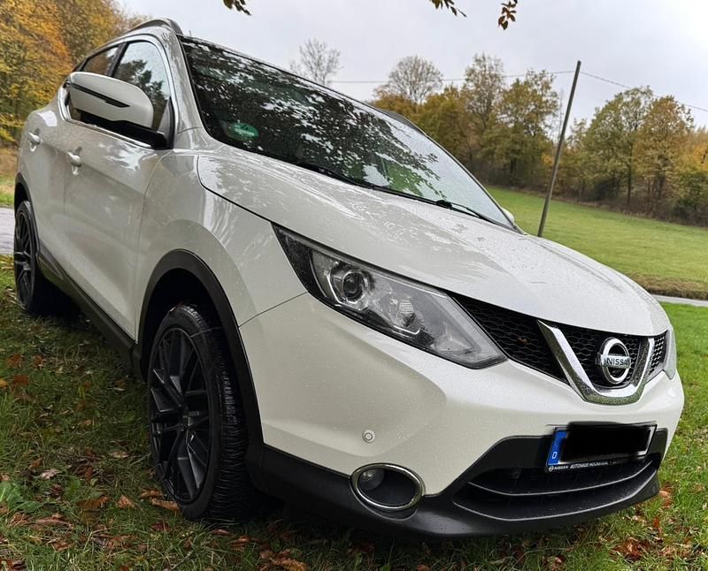 Weiß Gebraucht 2014 Nissan Qashqai Tekna+ SUV | 10.250 € (Fairer Preis) - Bild 1/4